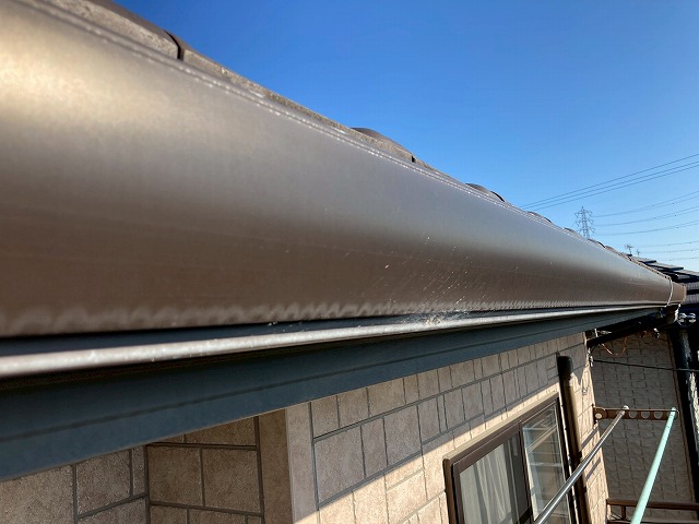 軒先に設置された雨樋